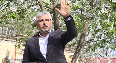 AK Partili Ersan Aksu Baba Ocağında Kapı Kapı Dolaştı
