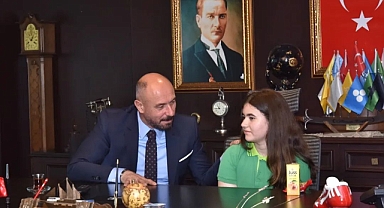 Başkan Hasan Togar Koltuğunu Ortaokul Öğrencilerine Devretti