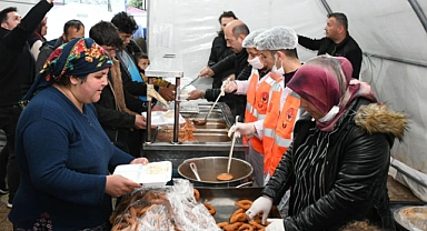 Terme'den Maraş'a Gönül Sofrası Kuruldu