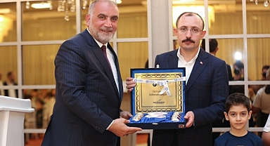 Ticaret Bakanı Mehmet Muş Canik’te Depremzede Ailelerle İftarda Buluştu
