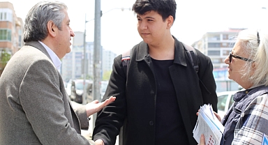 Gençler 'dijital dönüşüm, uni-fest' diyor Erdoğan ‘çıkar telefonunu’ diyor