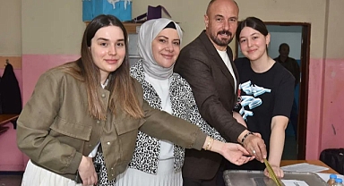 Tekkeköy'de Genci Yaşlısı Sandığa Koştu