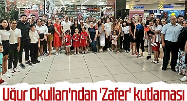 Uğur Okulları'ndan Zafer Kutlaması