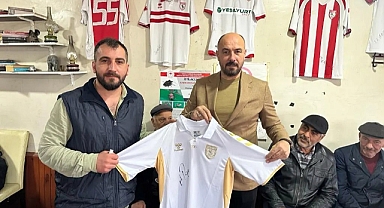 Soğuk Kış Gününde Çay Sohbeti Yaptılar
