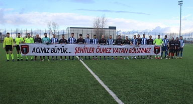 Tekkeköy’de Maç Öncesi Şehitler Anıldı