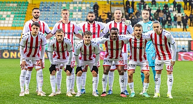 Çift Forvet Düğümü Çözdü!