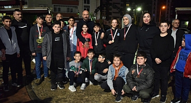 Tekkeköy’e Güreş Tesisi Sözü Verdi