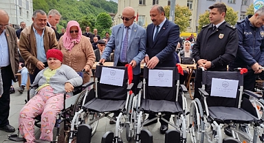 Salıpazarı'nda Engelli Bireylere Sandalye