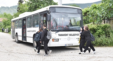 Yakakent'te Liseli Gençlere Otobüs Jesti