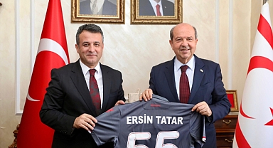 KKTC Cumhurbaşkanı'na Samsunspor Forması
