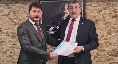 A Parti'nin İl Başkanı Ahmet Karkucak Mazbatasını Aldı