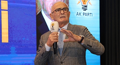 Ağustos Böceği Gibi Eğleniyorlar