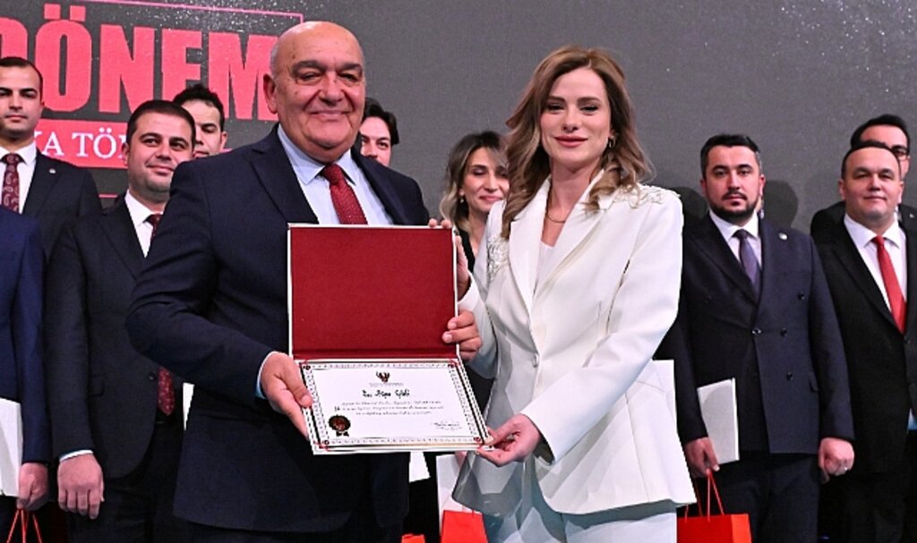 Samsunlu Avukat Büşra Çelebi, MHP Siyaset Okulu'ndan Mezun Oldu