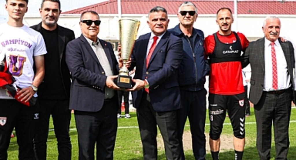 Uğur Okulları Şampiyonluk Kupasını Samsun'a Getirdi