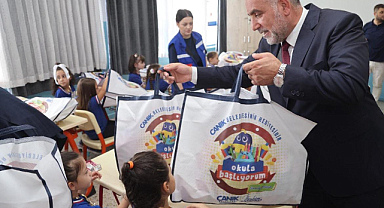 Canik Belediyesi'nden Kırtasiye Desteği