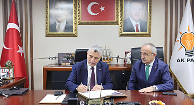 Ticaret Bakanı Ömer Bolat’tan AK Parti’ye Ziyaret