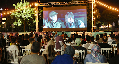 Samsun'da Açık Havada Sinema Keyfi