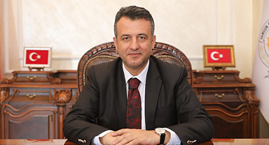 Cumhuriyet Yeniden Doğuşun Simgesidir