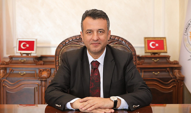 Cumhuriyet Yeniden Doğuşun Simgesidir