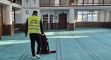 İlkadım'da İbadethanelerde Detaylı Temizlik