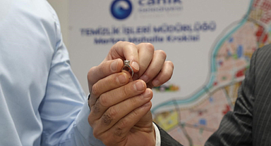 Canik'te Çöpteki Pırlanta Sahibine Ulaştı