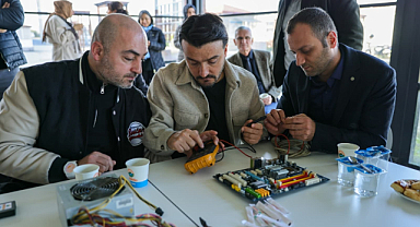 Elektronik Atıkları Çöpe Atmayın