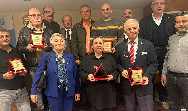 KESK’ten HALK’a Teşekkür Plaketi