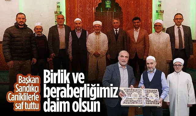 Canik'te Binlerce Vatandaş Kadir Gecesi'nde Dualarda Buluştu