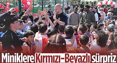 Samsunsporlu Futbolcular 23 Nisan'ı Öğrencilerle Kutladı