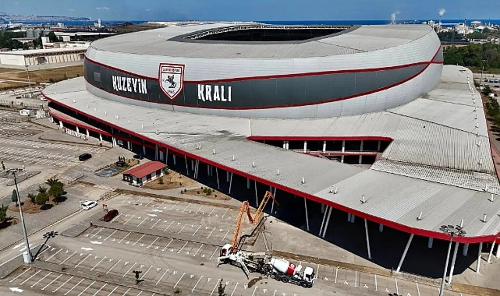 Samsun 19 Mayıs Stadyumu Yenilendi