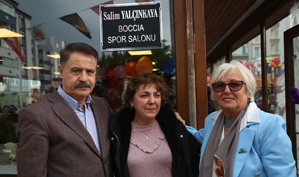 Atakum'da Milli Sporcu Salim Yalçınkaya?nın Adı Salona Verildi