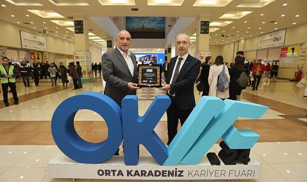 Başkan İbrahim Sandıkçı OKAF?24?te Gençlerle Buluştu