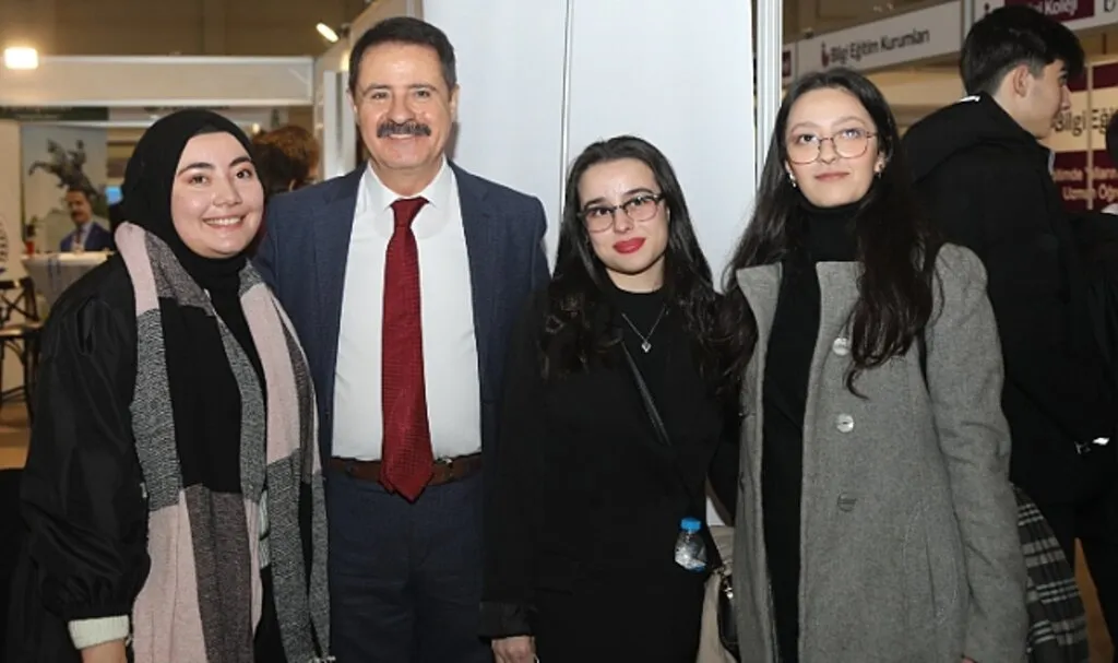 Gençlerimizin Geleceğine Yatırım Yapıyoruz