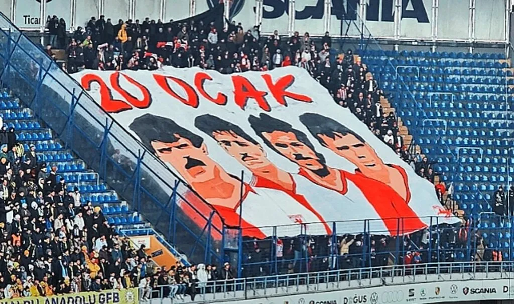 Kadıköy'de 20 Ocak Pankartı 