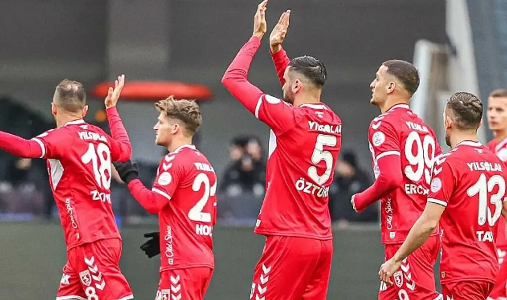 Samsunspor 10 Günde 3 Maç Oynayacak