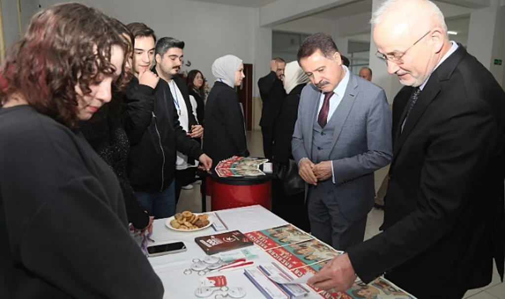 VizyonFest Kariyer Zirvesi'nde Gençlere Mesaj