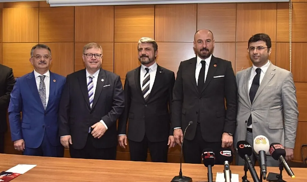 AK Parti'den İstifa Eden Başkan Hasan Togar: Yeniden Refah'la Yeniden Başlıyoruz
