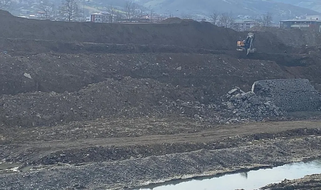 Tonlarca Moloza Duvar Mı Dayanır!