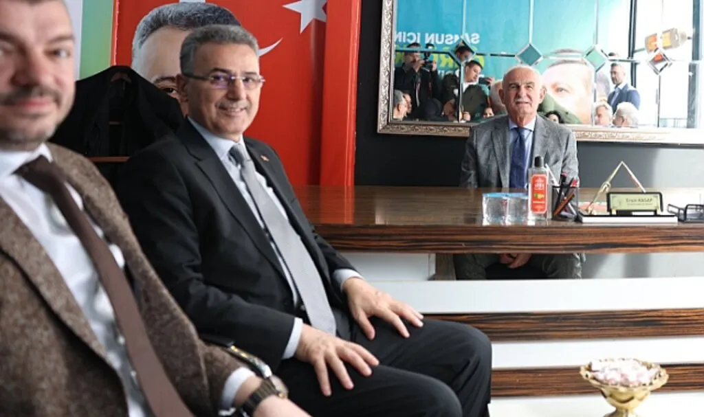 AK Parti'li İhsan Kurnaz'dan Belediye İşçisine Mesaj