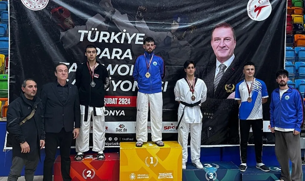 İlkadımlı Sporcular Madalyaları Kaptı
