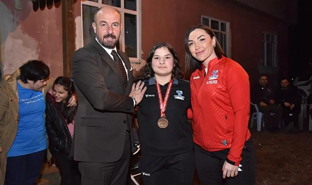 Tekkeköylü Sporcu Türkiye Üçüncüsü Oldu