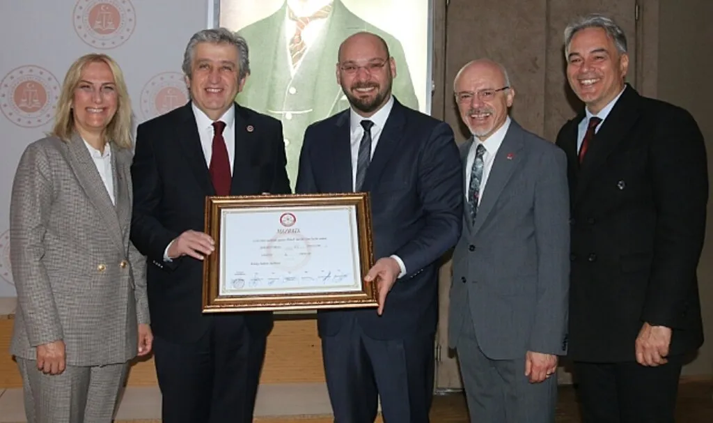 Atakum Belediye Başkanı Serhat Türkel Sessiz Sedasız Mazbatayı Aldı