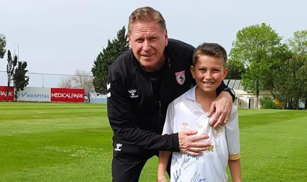 Samsunspor'dan Minik Eren'e İmzalı Forma