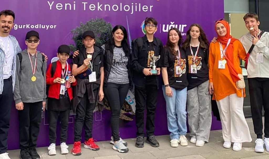 Samsun Uğur Okulları'na En İyi Araştırma Ödülü
