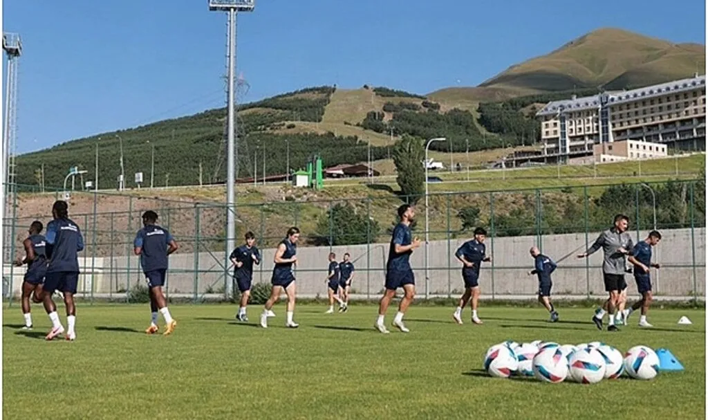 Alanyaspor Kamp Çalışmalarına Topuk Yaylası'nda Devam Ediyor!