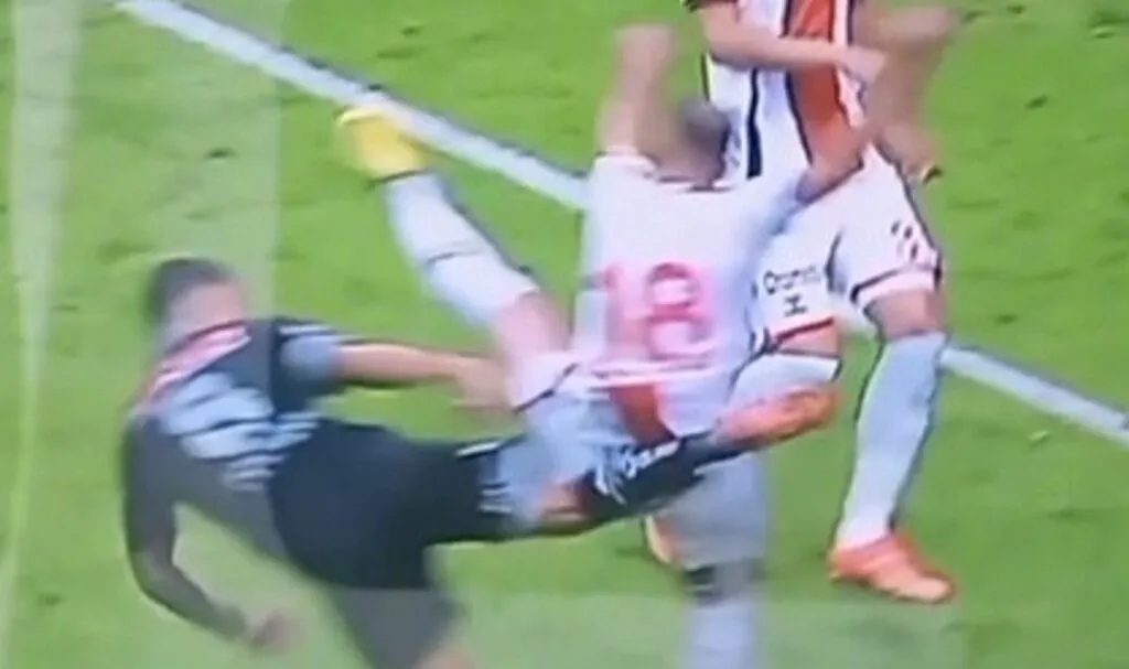 Konyaspor'un Golünde Zeki'ye Faul Var!