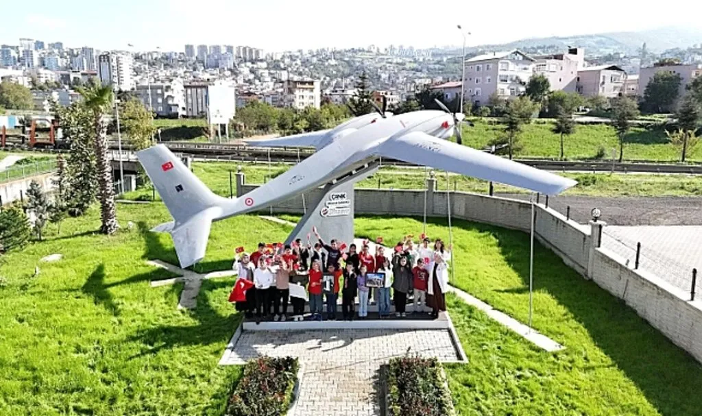 Tam Bağımsız Türkiye'nin Meşalesi Emin Ellerde