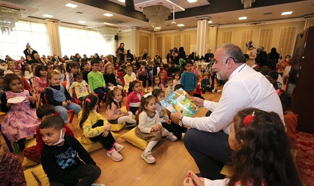 Haydi Çocuklar Kitaplar Sizi Bekliyor