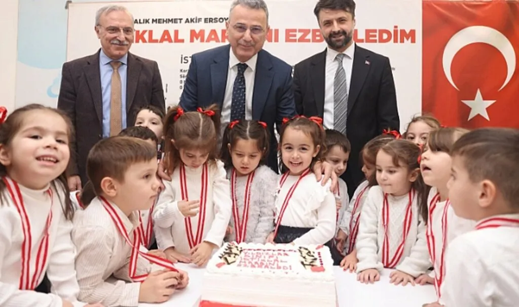 İstiklal Marşı'nı Coşkuyla Okudular