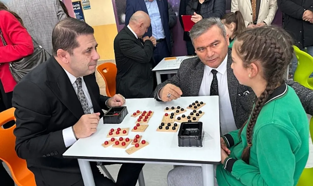 SAMDEF'ten Tekkeköylü Çocuklara Oyun Sınıfı